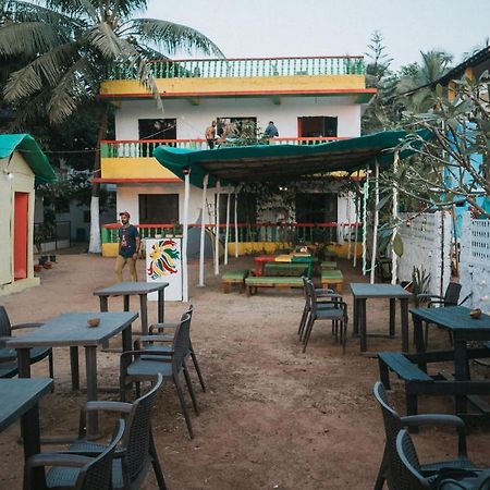 Rasta Mansion Beach Hostel And Rooms Arambol Exterior foto